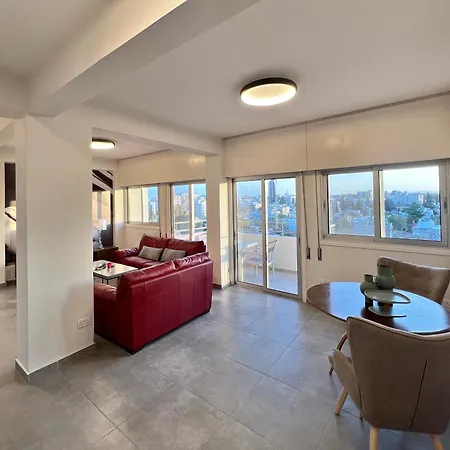 River View In Center Apartment *