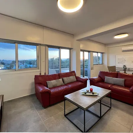 River View In Center Apartment