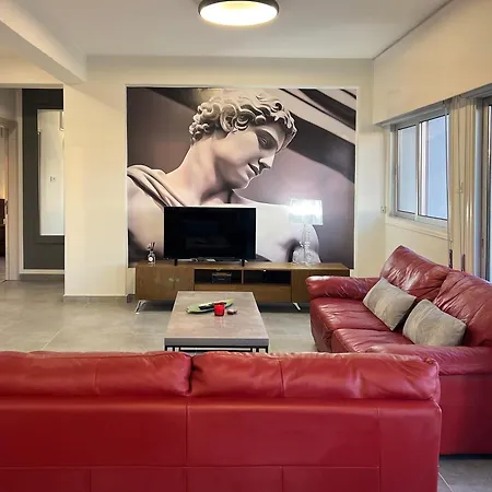 River View In Center Apartment