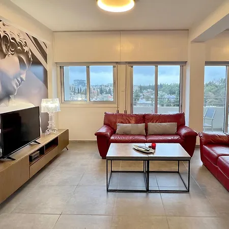 River View In Center Apartment