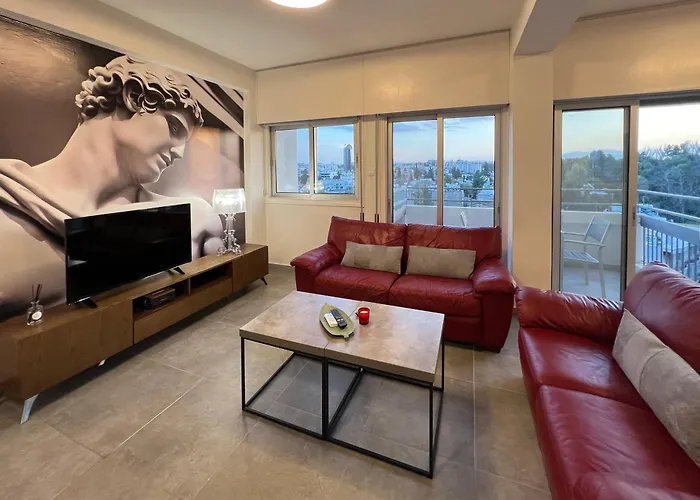 River View In Center Apartment