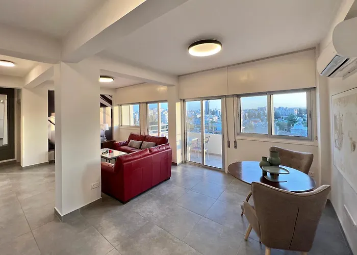 River View In Center Apartment *