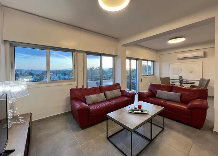 River View In Center Apartment